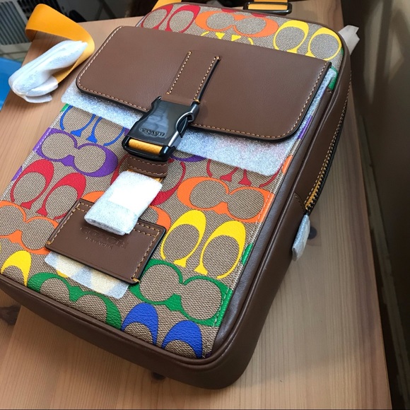 🌈❤️ Coach Track Pack In Rainbow Signature Canvas *Special Edition* - Picture 12 of 13